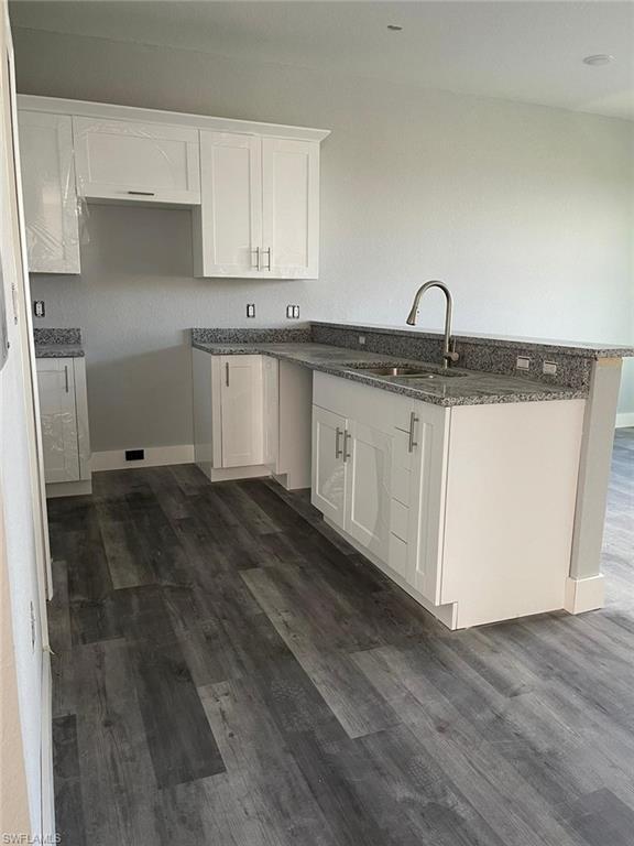 Building Photo - 319 Nicholas Pkwy W