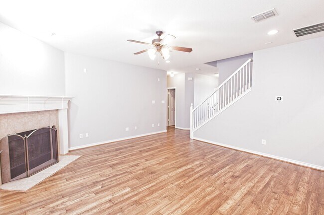 Building Photo - Allen 4 Bedroom available Short Term