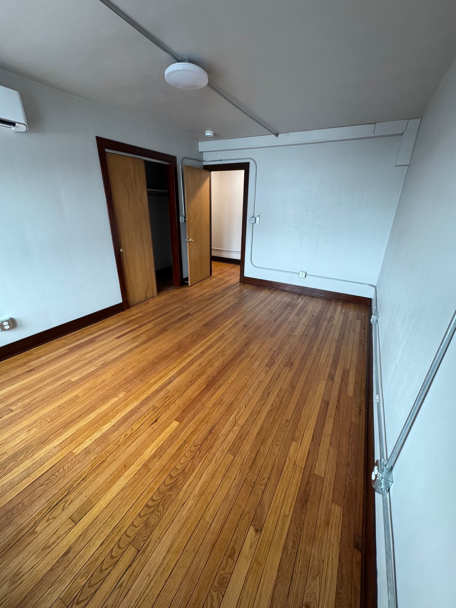 Building Photo - 814 Clinton St