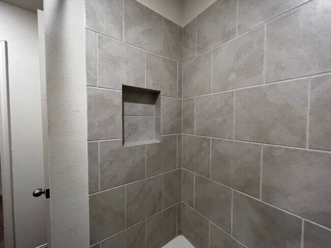 Building Photo - 7326 Anchor Cyn