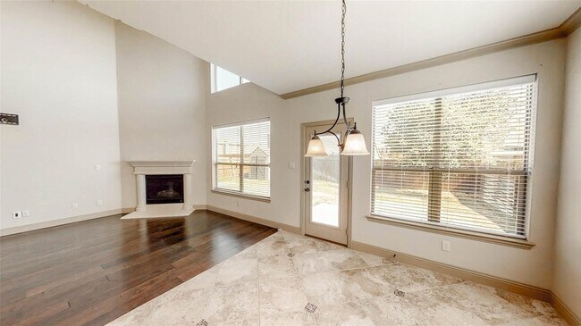 Building Photo - 941 Lake Meadow Ln