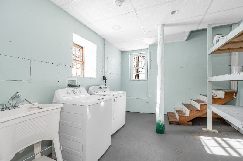 Building Photo - 12 Broadway St