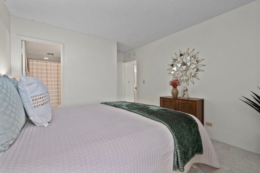 Master Bedroom - 3161 Ala Ilima St