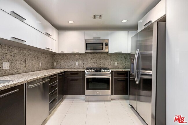 Building Photo - 1257 Brockton Ave