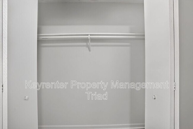 Building Photo - 151 Laura Ave