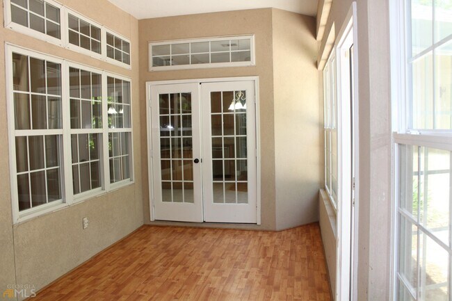 Building Photo - 203 Carrington Way