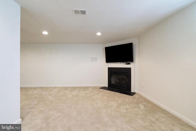 Building Photo - 6 Ocean Breeze Ct