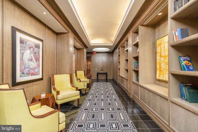 Building Photo - 210 W Rittenhouse Square