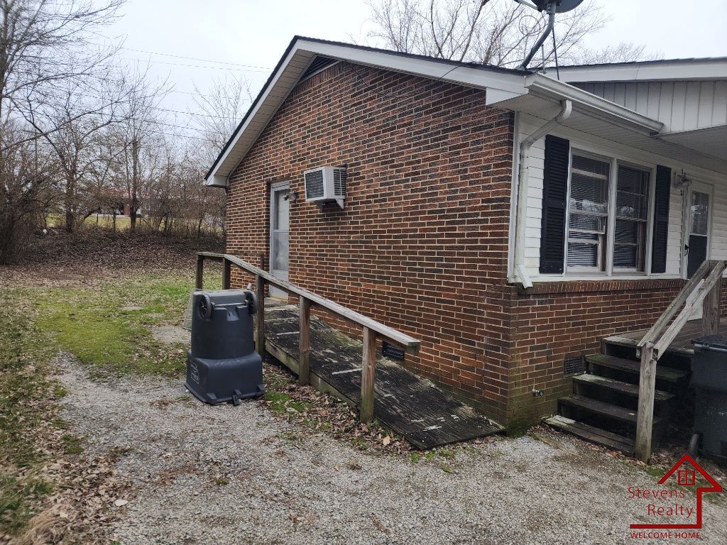 Building Photo - 1202 Pleasant View Dr