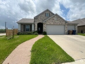 Building Photo - WALKING DISTANCE FROM OSO BAY WETLAND PRES...