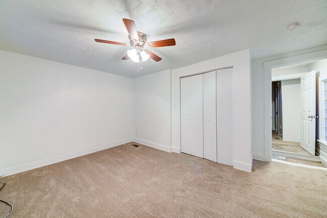 Building Photo - Beautiful 3 bedroom home in Mt. Washington available September 1!