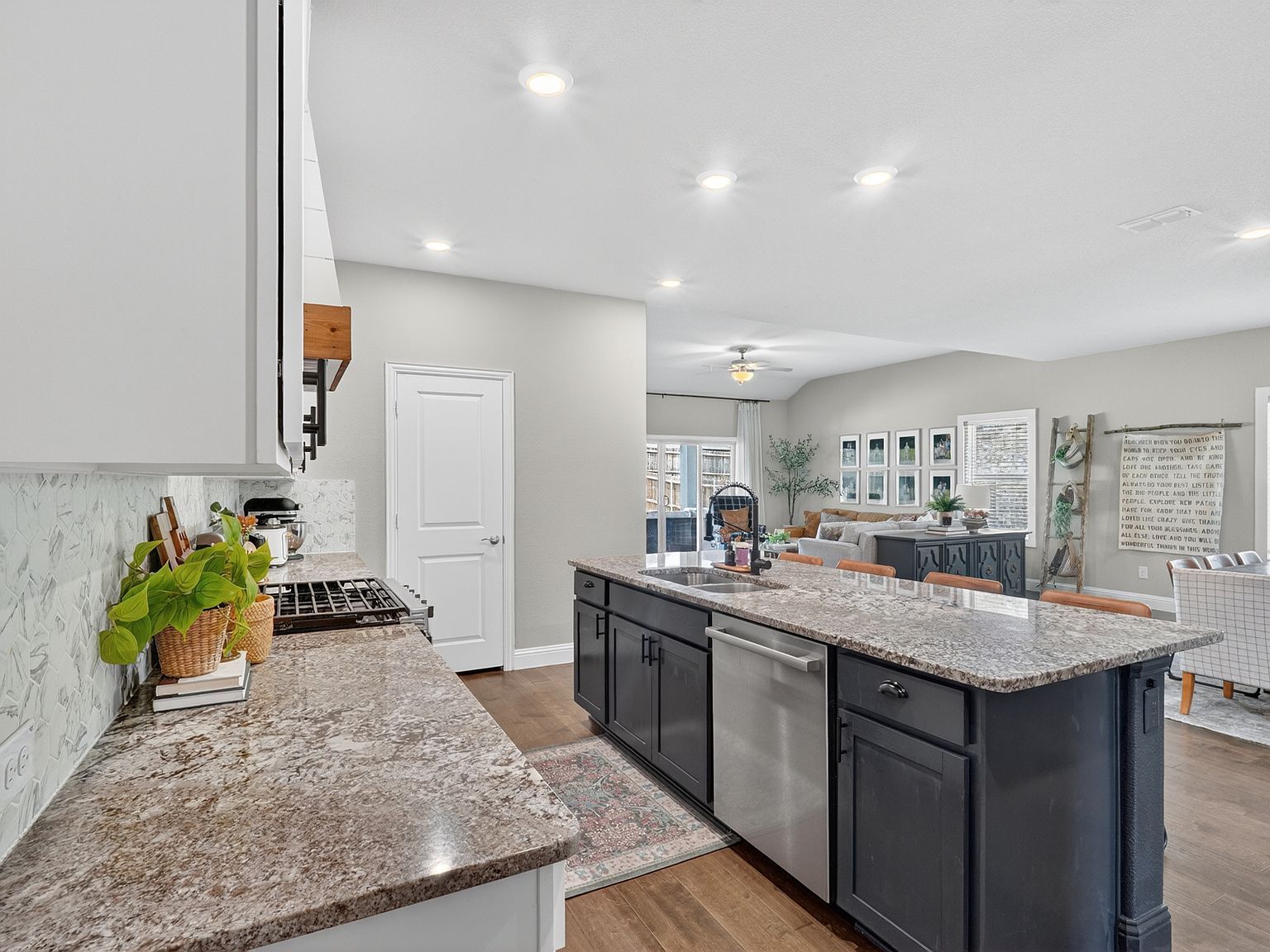 Building Photo - 480 Pebble Brook Ln