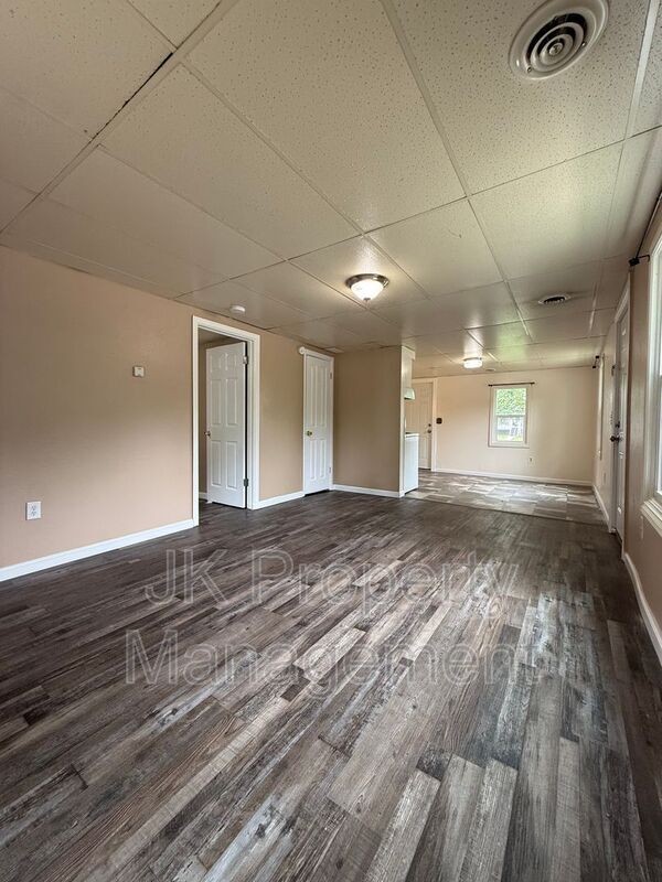 Building Photo - 517 13th St S