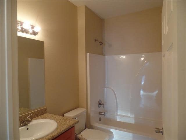 Primary bath - 221 Bella Sera Ln