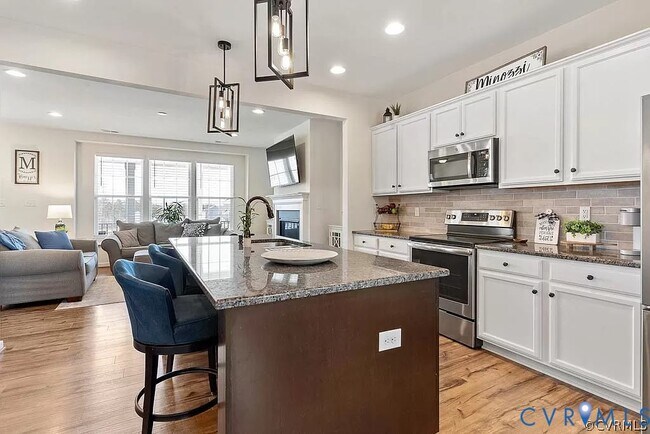 Building Photo - 16913 Thornapple Run