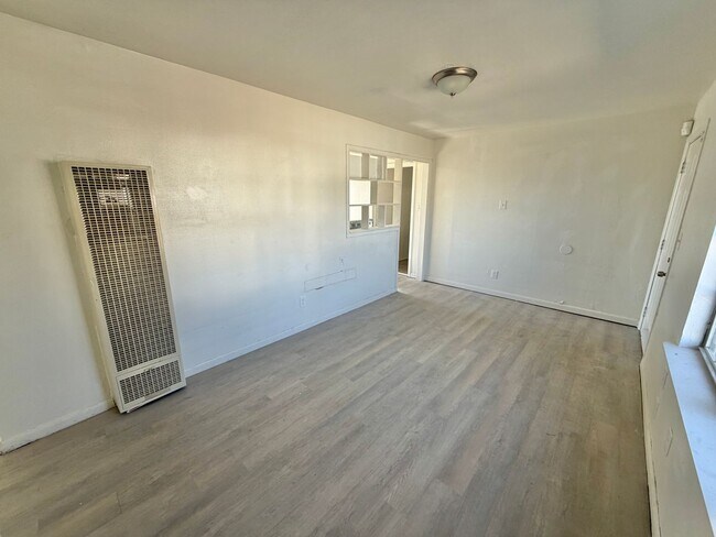 Building Photo - 3-Bedroom Home with Updated Kitchen