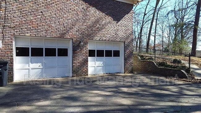 Building Photo - 3211 Churchview Way