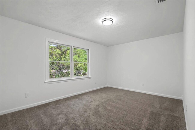Building Photo - 2464 Elfinwing Ln