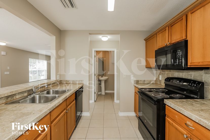 Building Photo - 228 Drawbridge Ln