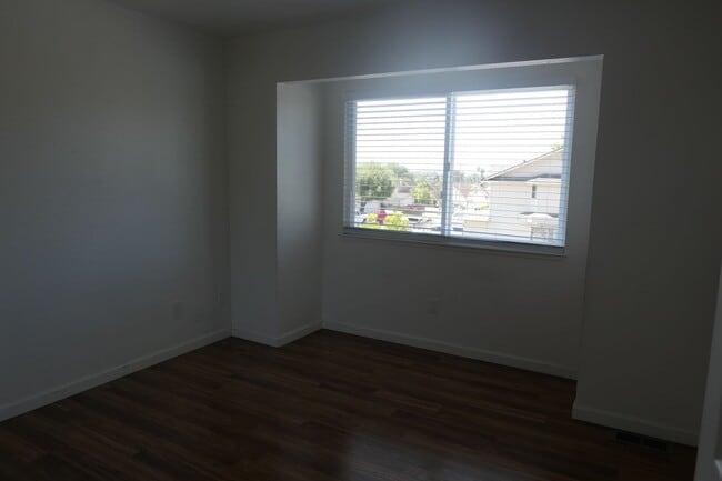 Building Photo - 69 Maranatha Dr