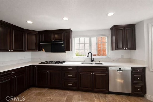 Building Photo - 4 Tory