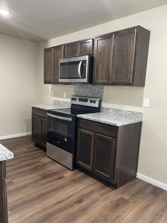 Building Photo - 512 Raymond St