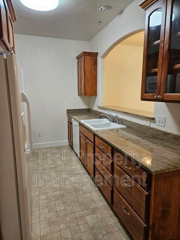 Building Photo - 4101 Crittenton Ln