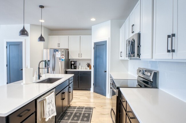 Building Photo - 96 Shields Ln