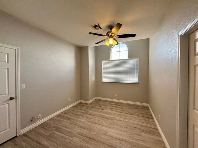 Building Photo - Beautiful 4 bedroom house in Summerlin