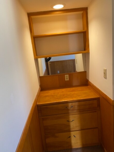 Building Photo - 3241 W 15th St N