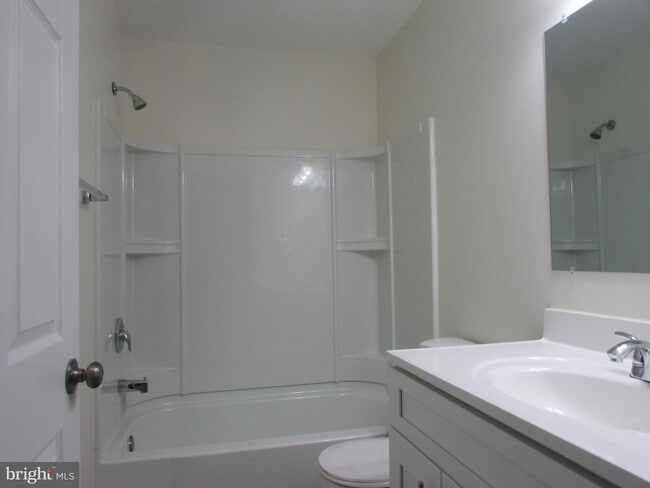 Building Photo - 515 Lindsey Ct