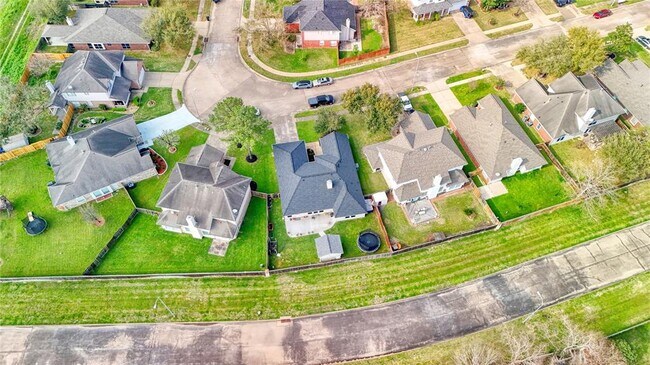 Building Photo - 16439 Sunlamp Ct