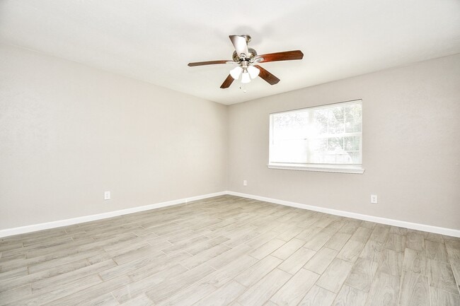 Building Photo - 14646 Dartwood Dr