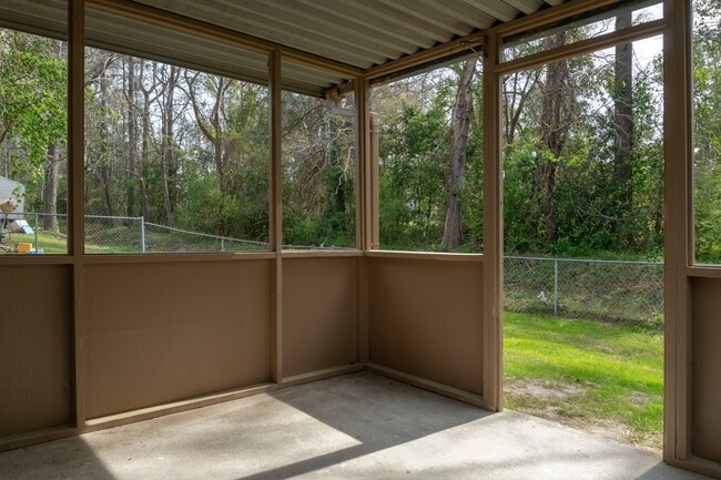 Building Photo - 2708 E Antler Dr