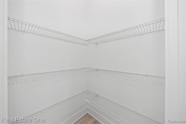 Building Photo - 7453 Village Ct