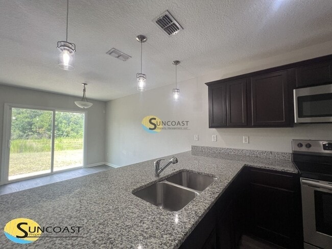 Building Photo - 8777 Kaye Ln