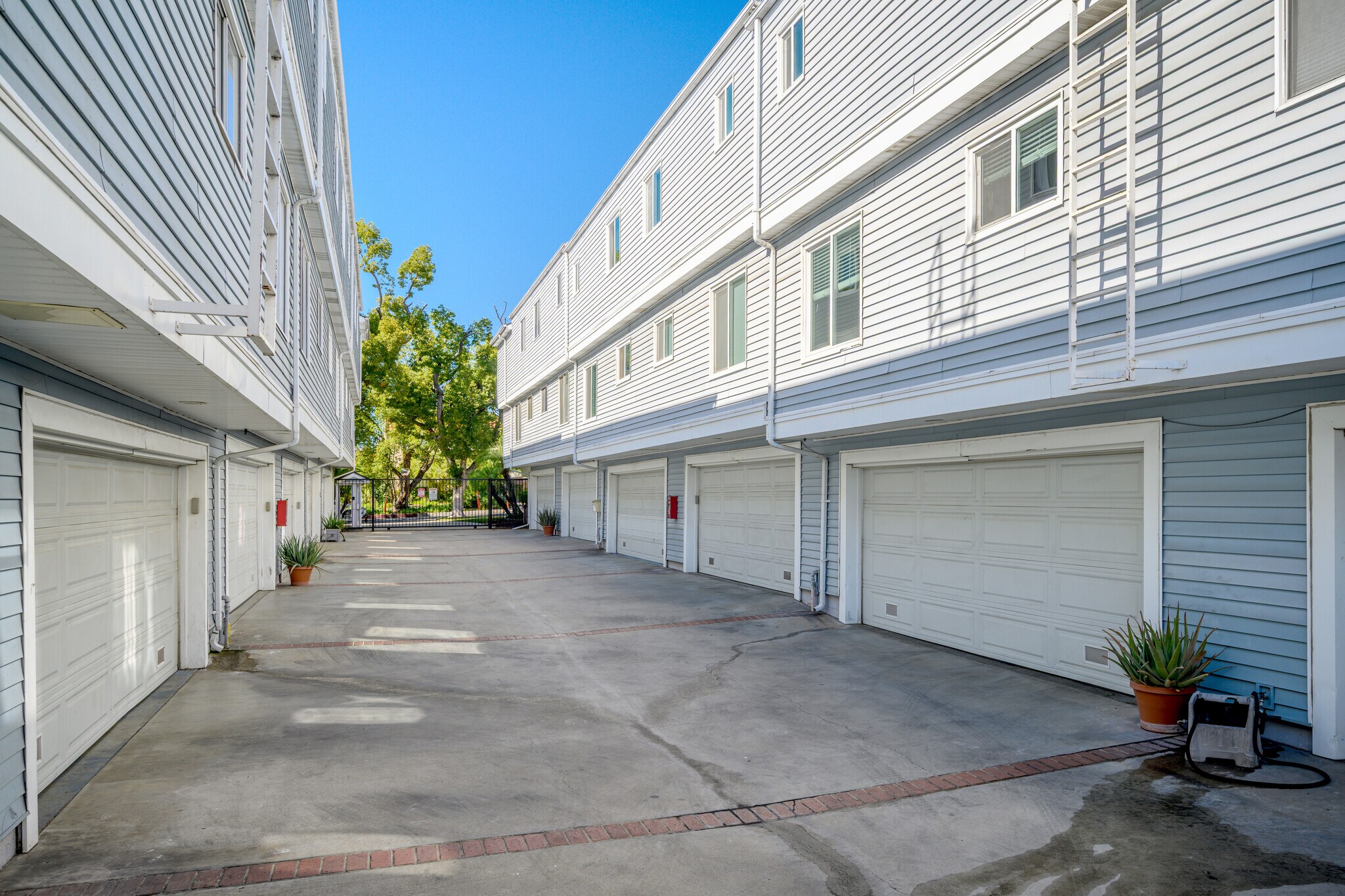 Building Photo - 1030 Ruberta Ave