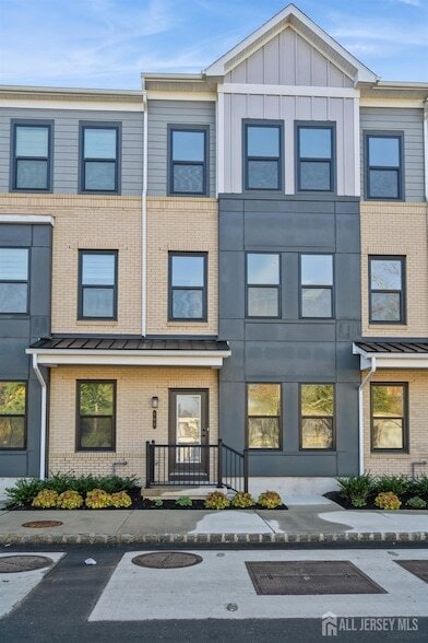 Building Photo - 103 Vaughn Dr