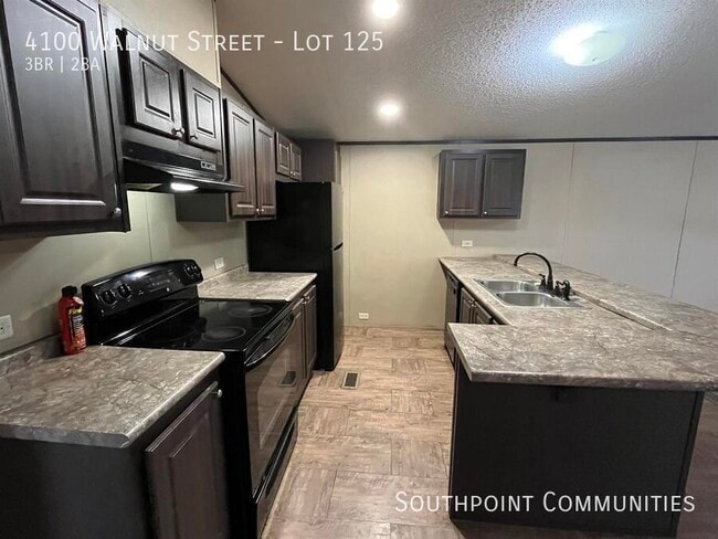 Building Photo - 4100 Walnut Ave