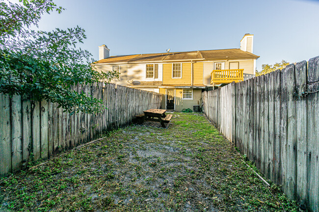 Building Photo - 6218 Oak Cluster Cir