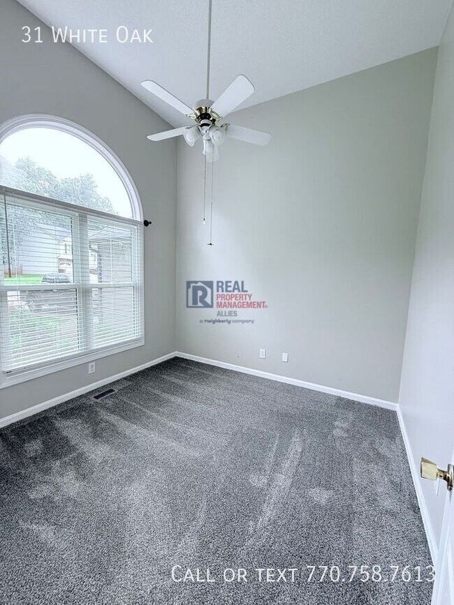 Building Photo - 31 White Oak Dr SE