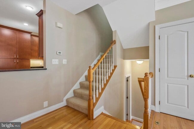 Building Photo - 5114 Vos Ln