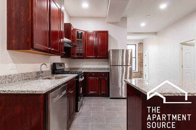 Building Photo - 3345 N Clark St