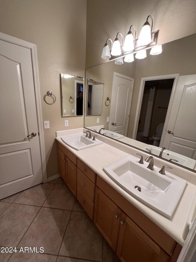 Building Photo - 11467 E Sweetwater Ave