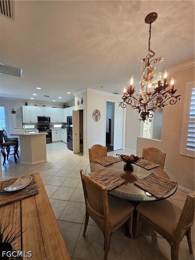 Building Photo - 10518 Avila Cir