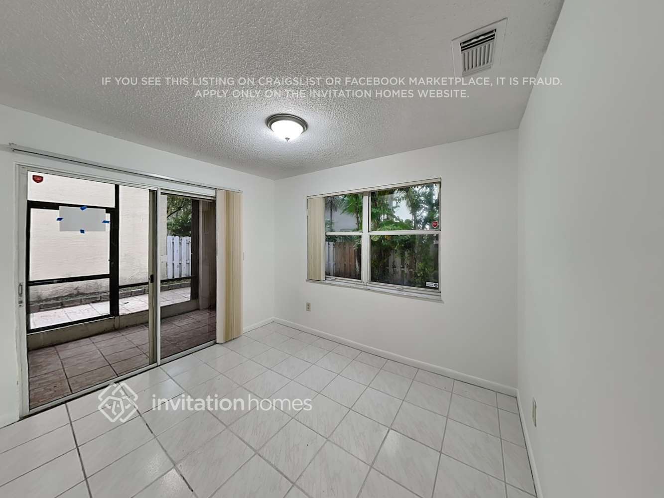 Building Photo - 9912 NW 9th Ct