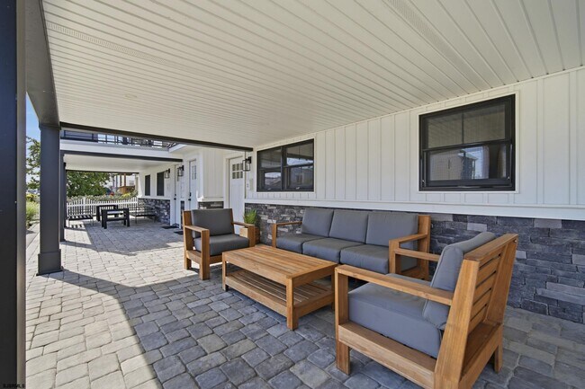 Building Photo - 3800 W Brigantine Ave