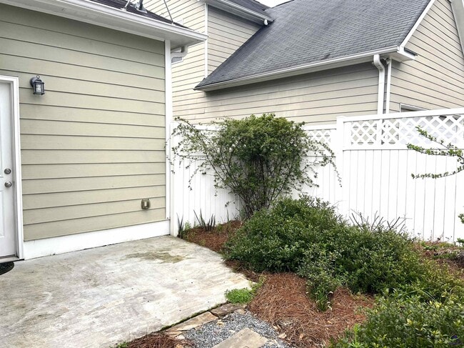 Building Photo - 323 Harvest Walk