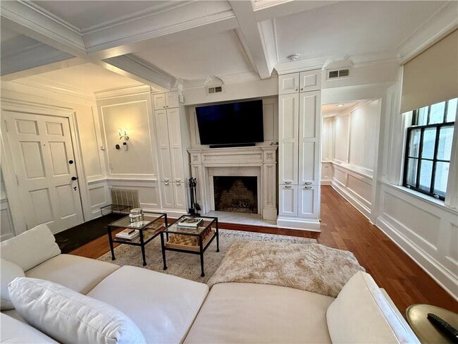 Building Photo - 367 Benefit St