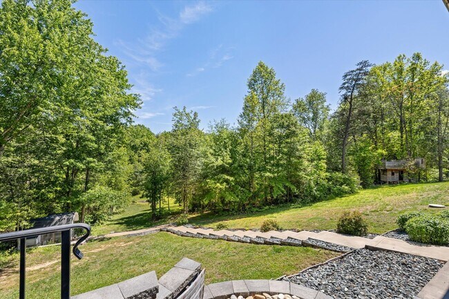 Building Photo - Gorgeous 5 Bed 3.5 Bathroom in Stafford, VA